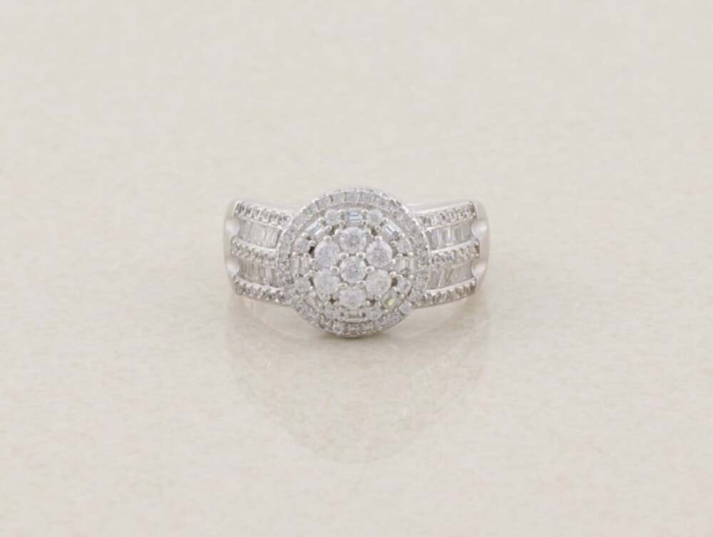 Sterling Silver Sparkly Bold Cubic Zirconia Cluster Ring Size 9 1/4 - Picture 1 of 7